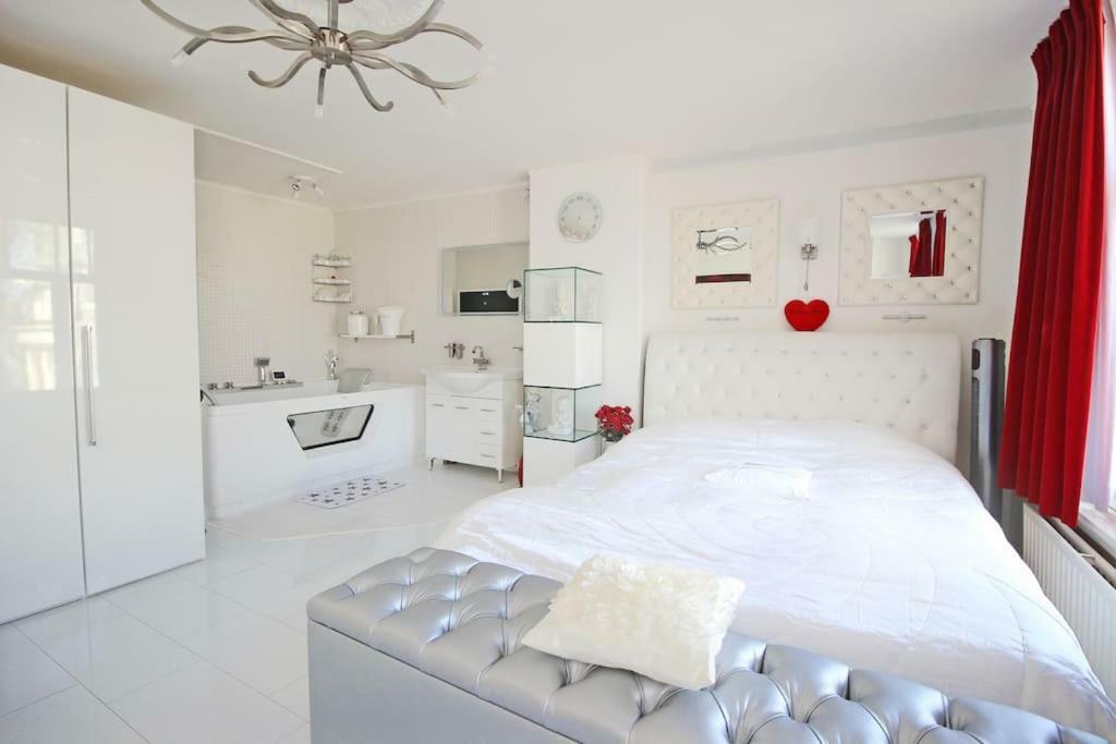 White Luxury Penthouse In City Centre Άμστερνταμ Εξωτερικό φωτογραφία